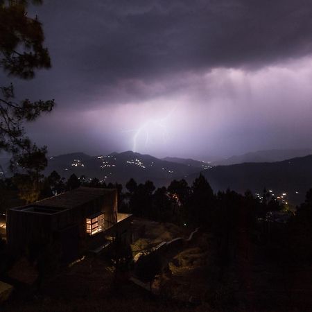 The Kumaon Hotel Binszar Kültér fotó