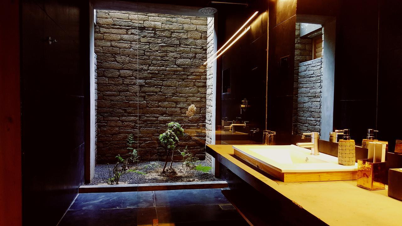 The Kumaon Hotel Binszar Kültér fotó